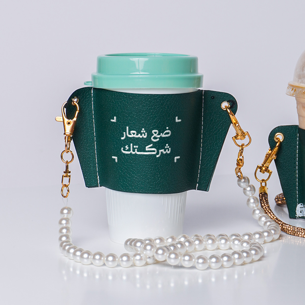 مسكة كوب مع سلسلة لليوم الوطني السعودي 94